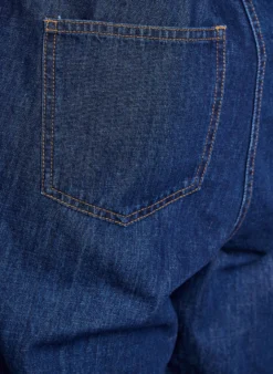 Denim-Jumpsuit mit kurzen Ärmeln und Bindegürtel