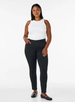 Emily Stay Black Jeans mit normaler Taille