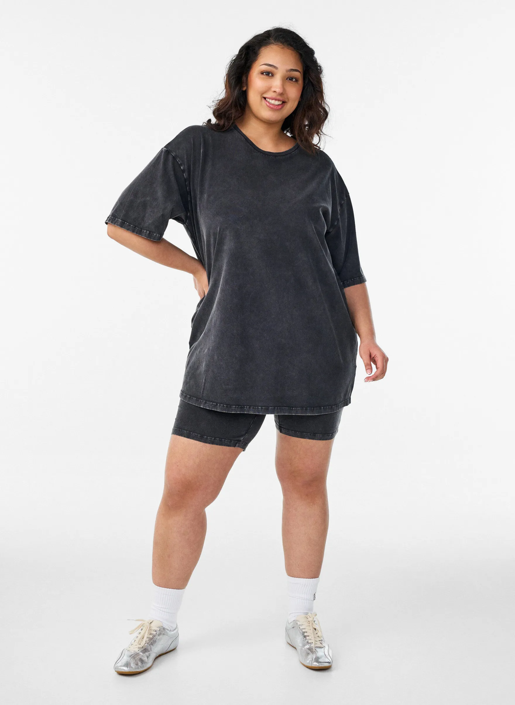 Eng anliegende Shorts aus Jersey in Washed-Optik