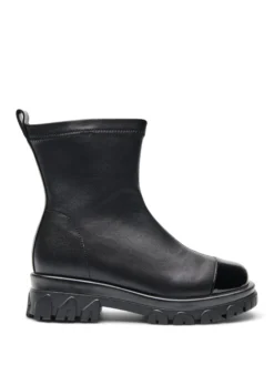 Extra Weite - Chunky Knöchelstiefel mit Lackdetail