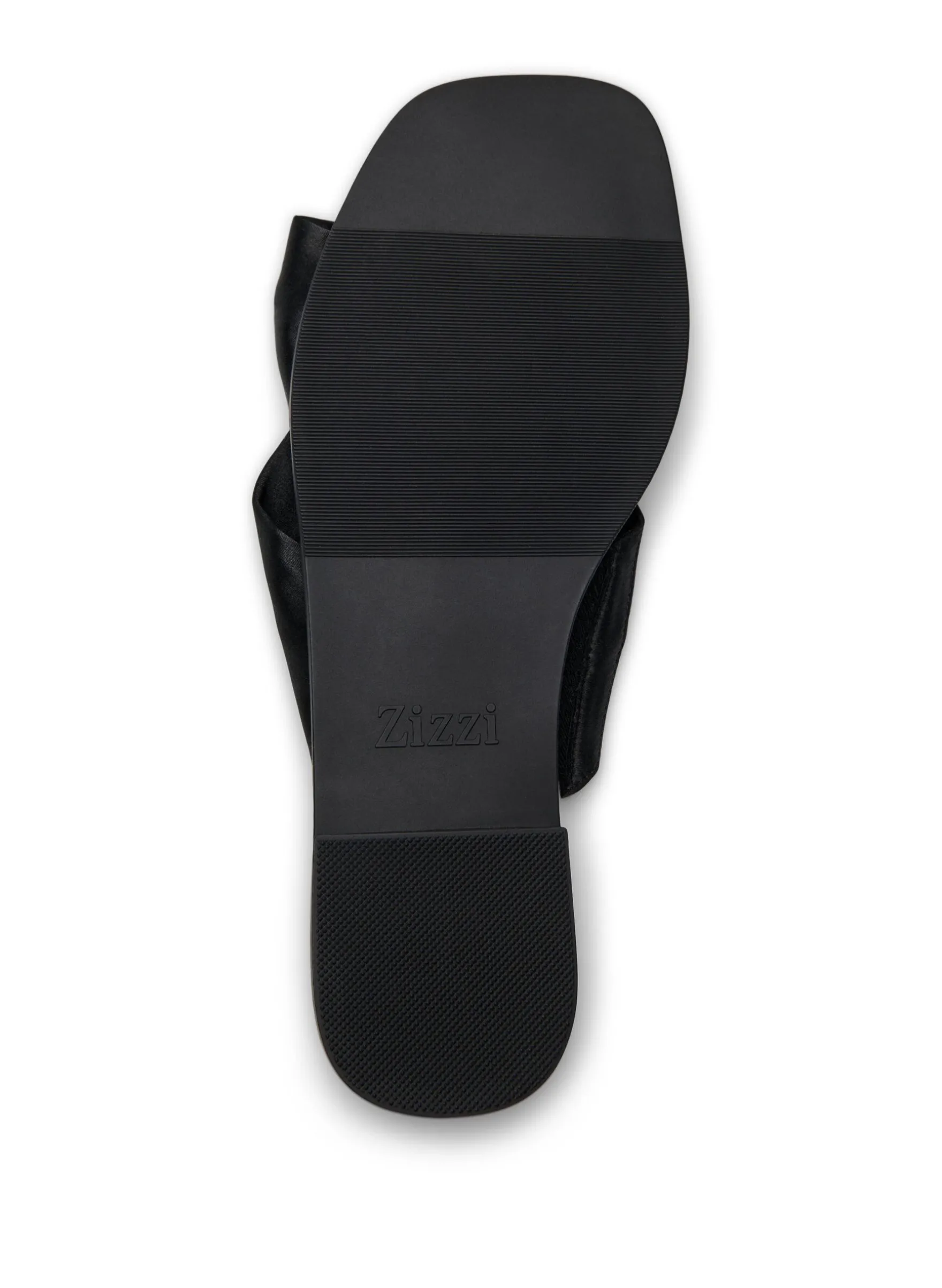 Extra Weite - Flache Sandalen mit gekreuzten Satinriemen