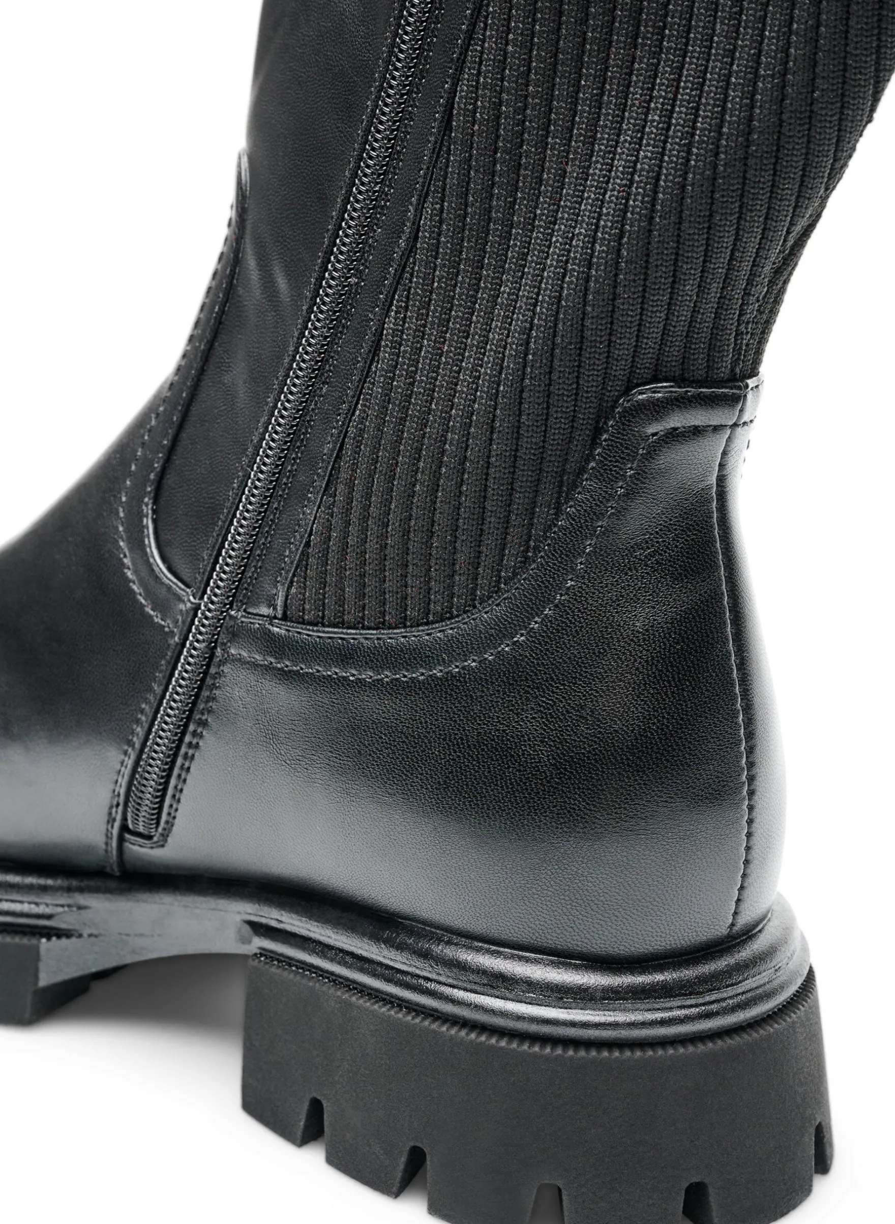 Extra Weite - Langschaftstiefel mit Ripp-Einsätzen