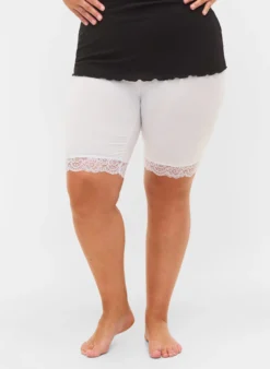 Fahrradshorts mit Spitzensaum