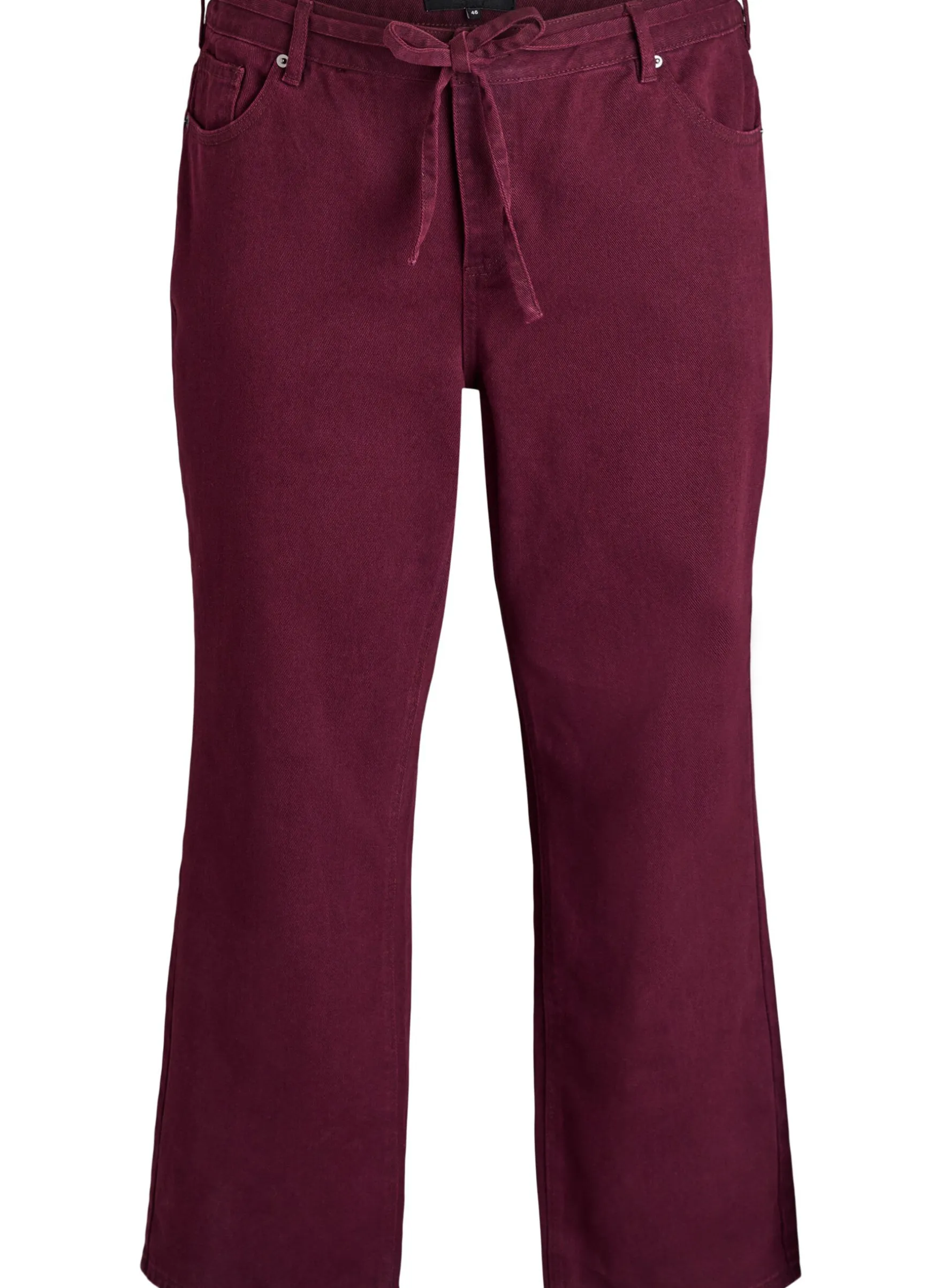 Farbige hoch taillierte Jeans mit Bindegürtel