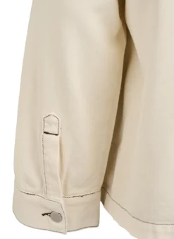 Farbige Jeansjacke mit Kontrastkragen