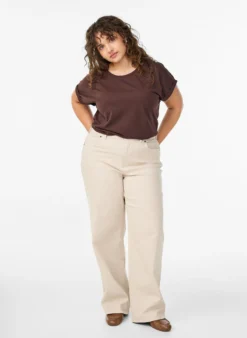 Farbige Myra Jeans mit weiter Passform und hoher Taille