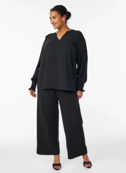 FLASH - Bluse mit Smockbündchen und V-Ausschnitt