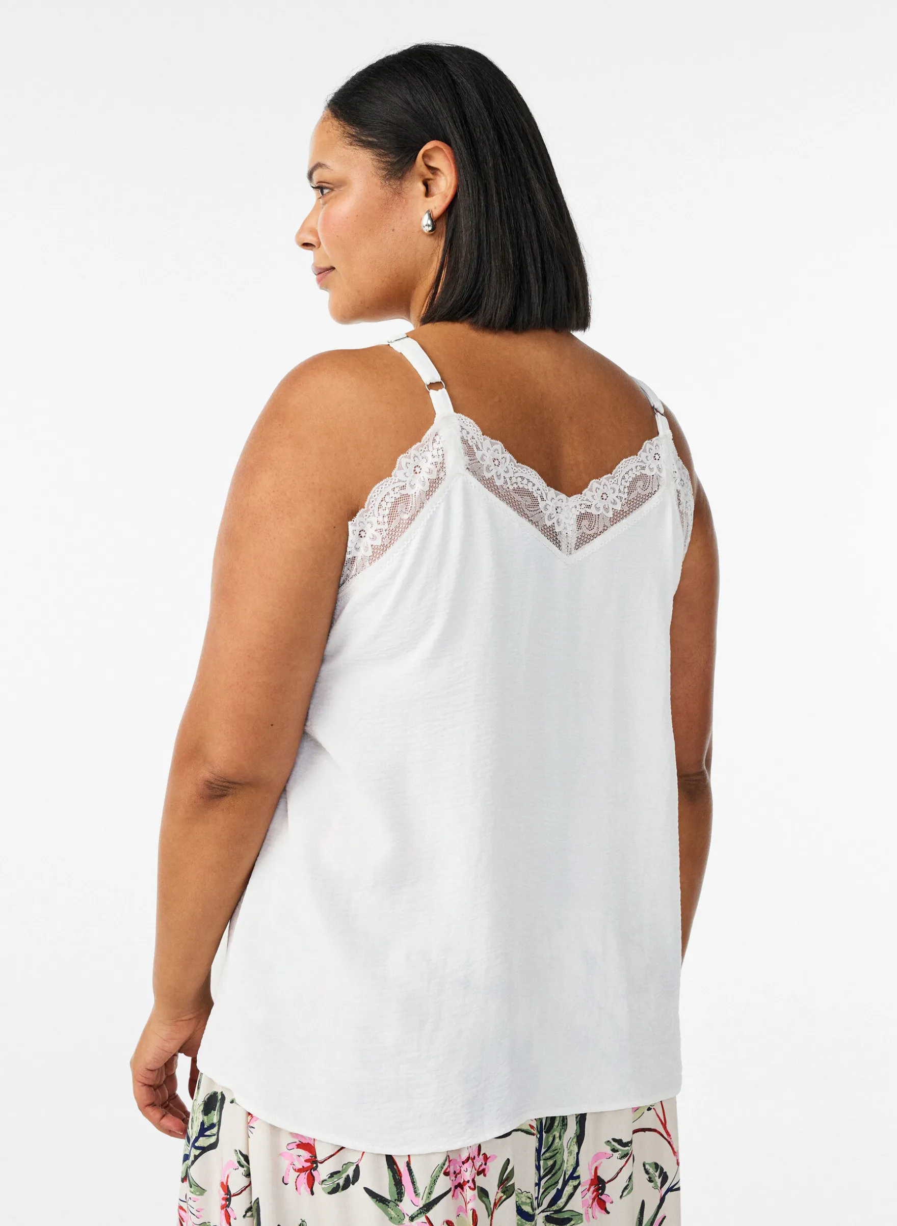 FLASH - Cami-Top mit V-Ausschnitt und Spitzen