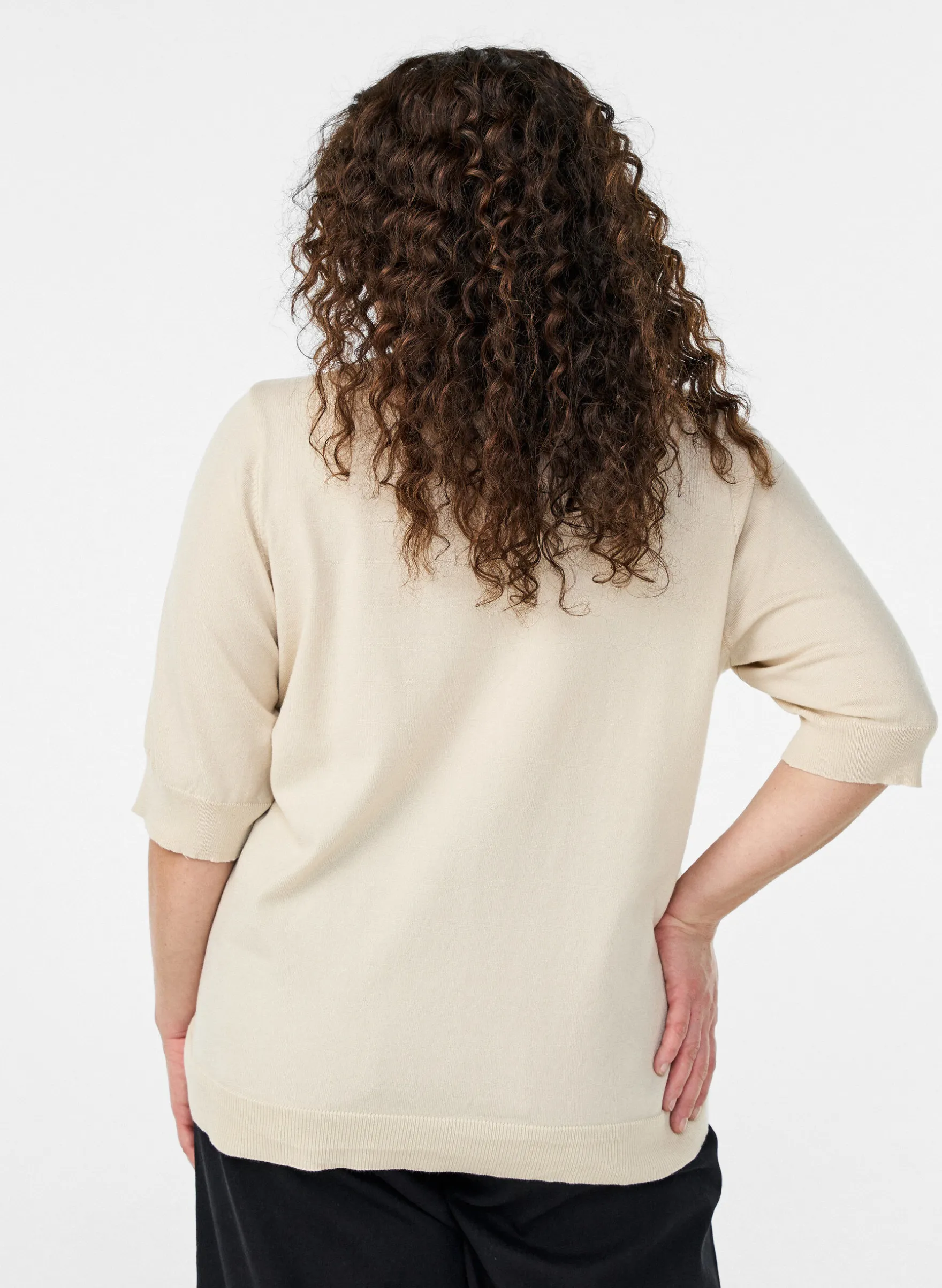 FLASH - Fein gestrickte Bluse mit kurzen Ärmeln