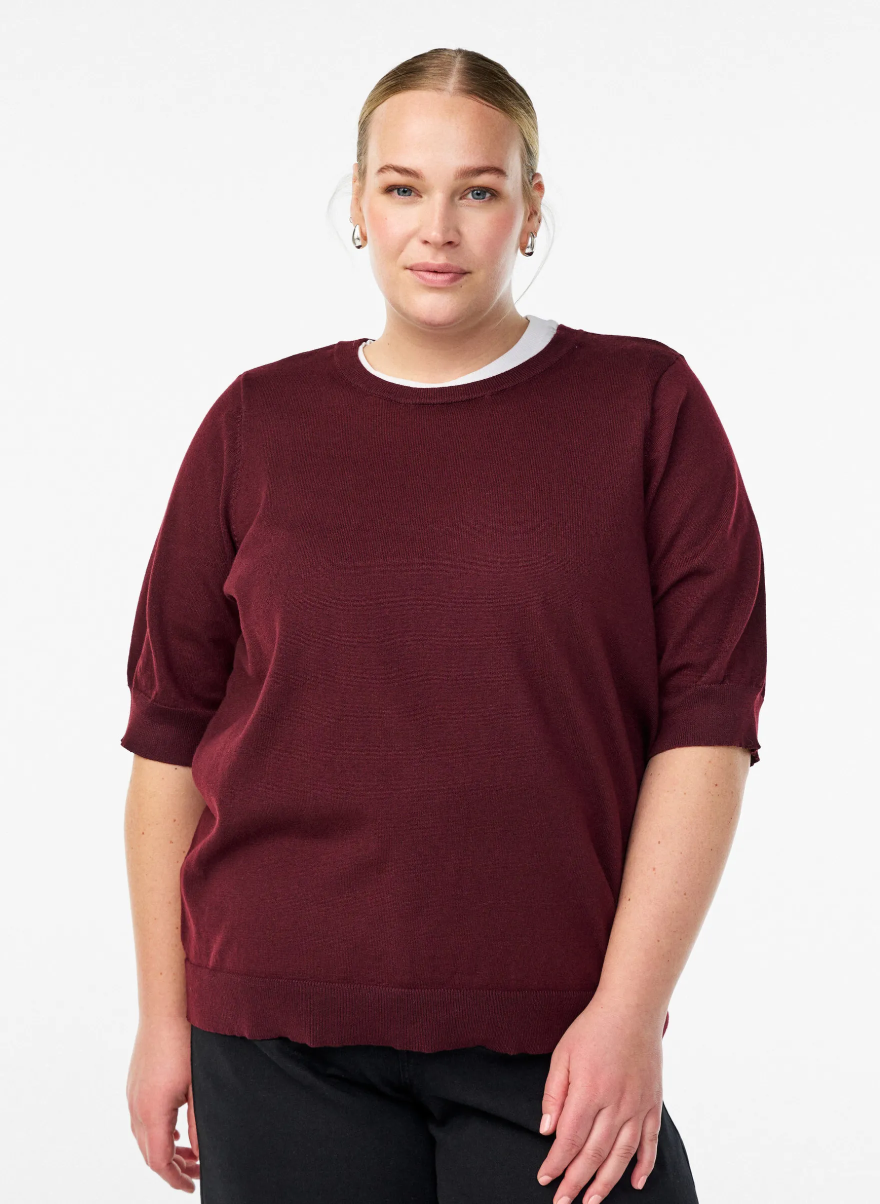 FLASH - Fein gestrickte Bluse mit kurzen Ärmeln