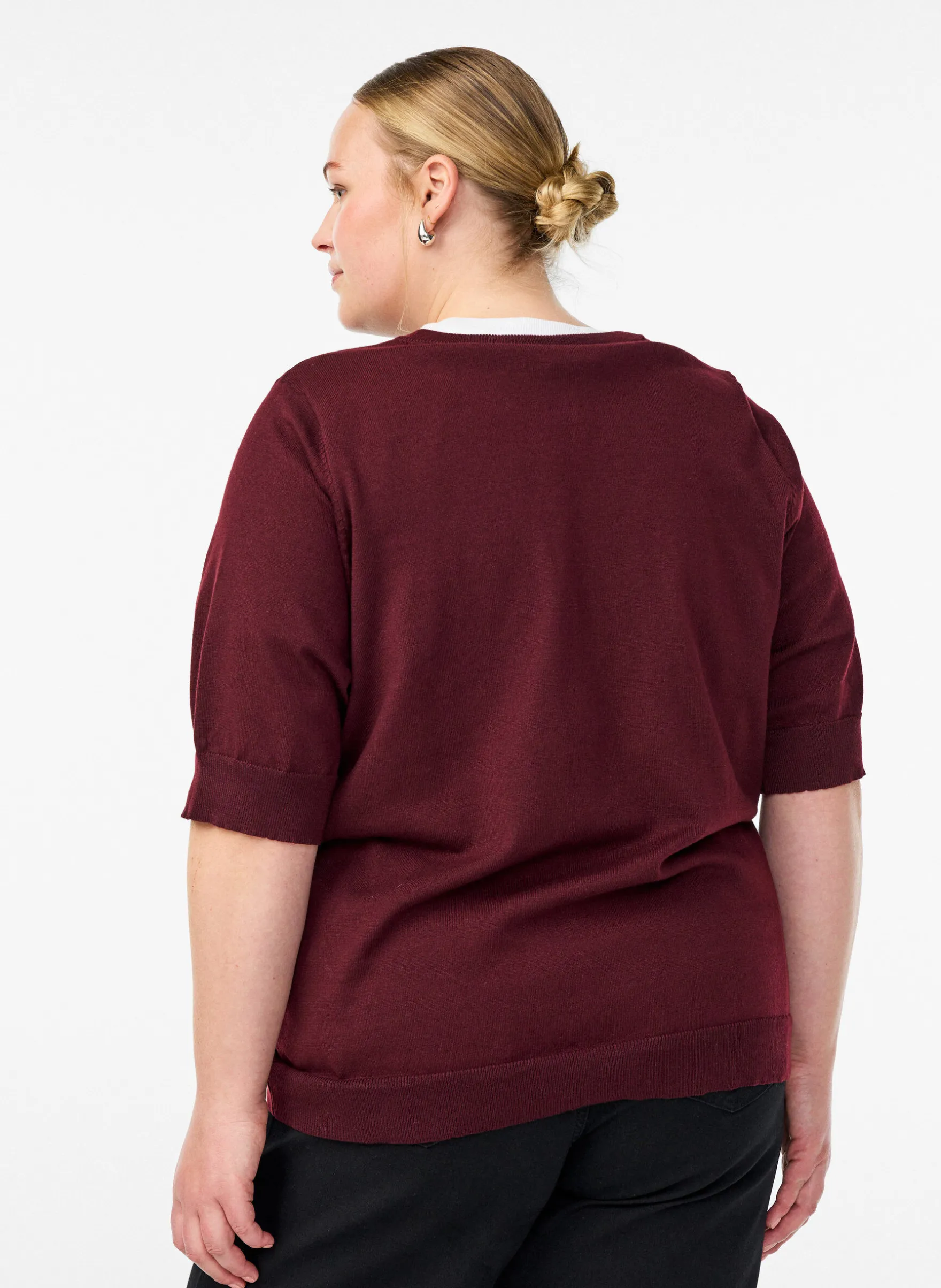 FLASH - Fein gestrickte Bluse mit kurzen Ärmeln
