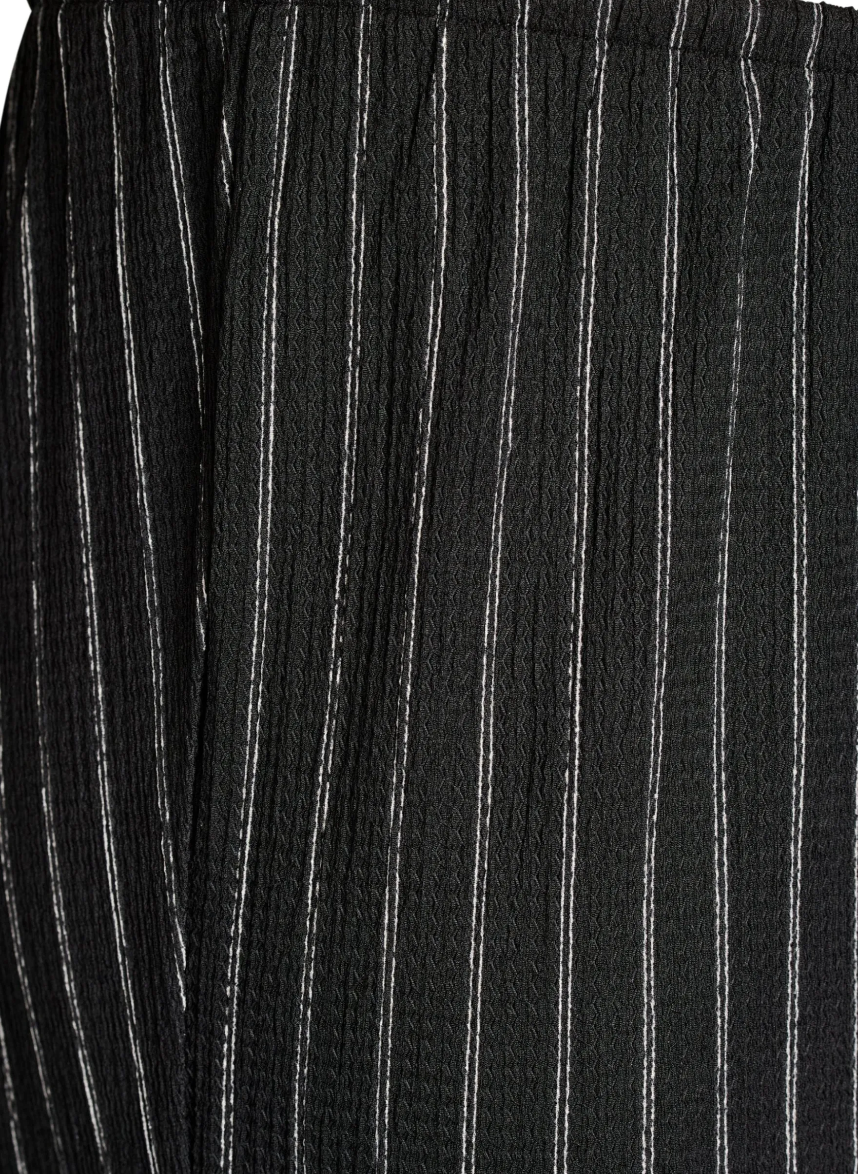 FLASH - Hose mit weitem Bein aus einem leichten strukturierten Stoff