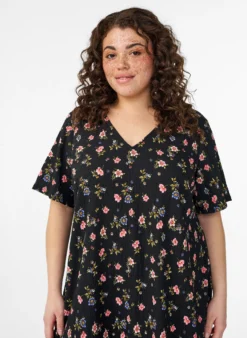 FLASH - Kleid mit kurzen Ärmeln und V-Ausschnitt