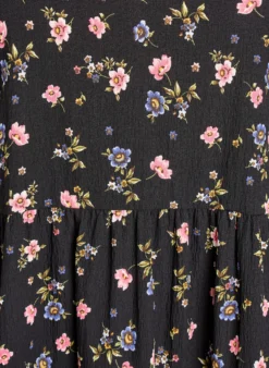 FLASH - Knöchellanges Kleid mit kurzen Ärmeln und gestuften Volants