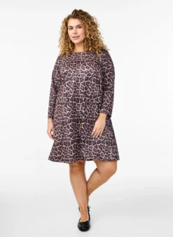 FLASH - Kurzes A-Linien-Kleid mit 7/8-Ärmeln