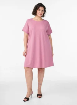 FLASH - Kurzes Kleid aus strukturiertem Jersey mit Rundhalsausschnitt