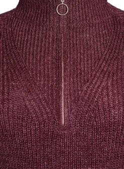 FLASH - Kurzes Strickkleid mit hohem Kragen