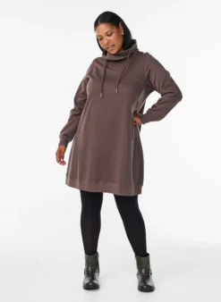 FLASH - Kurzes Sweatshirtkleid mit Stehkragen und Taschen