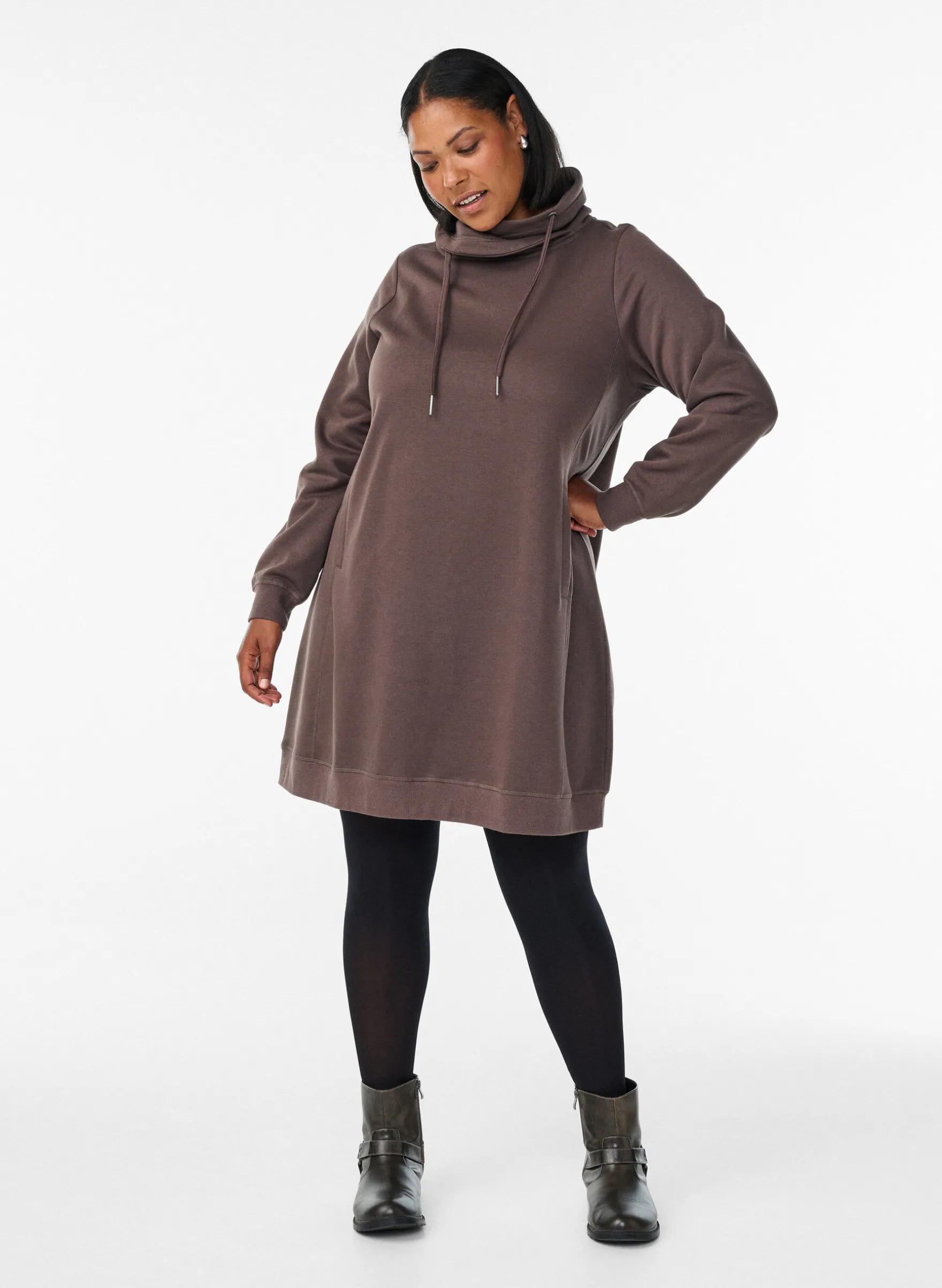 FLASH - Kurzes Sweatshirtkleid mit Stehkragen und Taschen