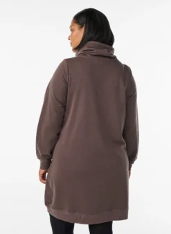 FLASH - Kurzes Sweatshirtkleid mit Stehkragen und Taschen