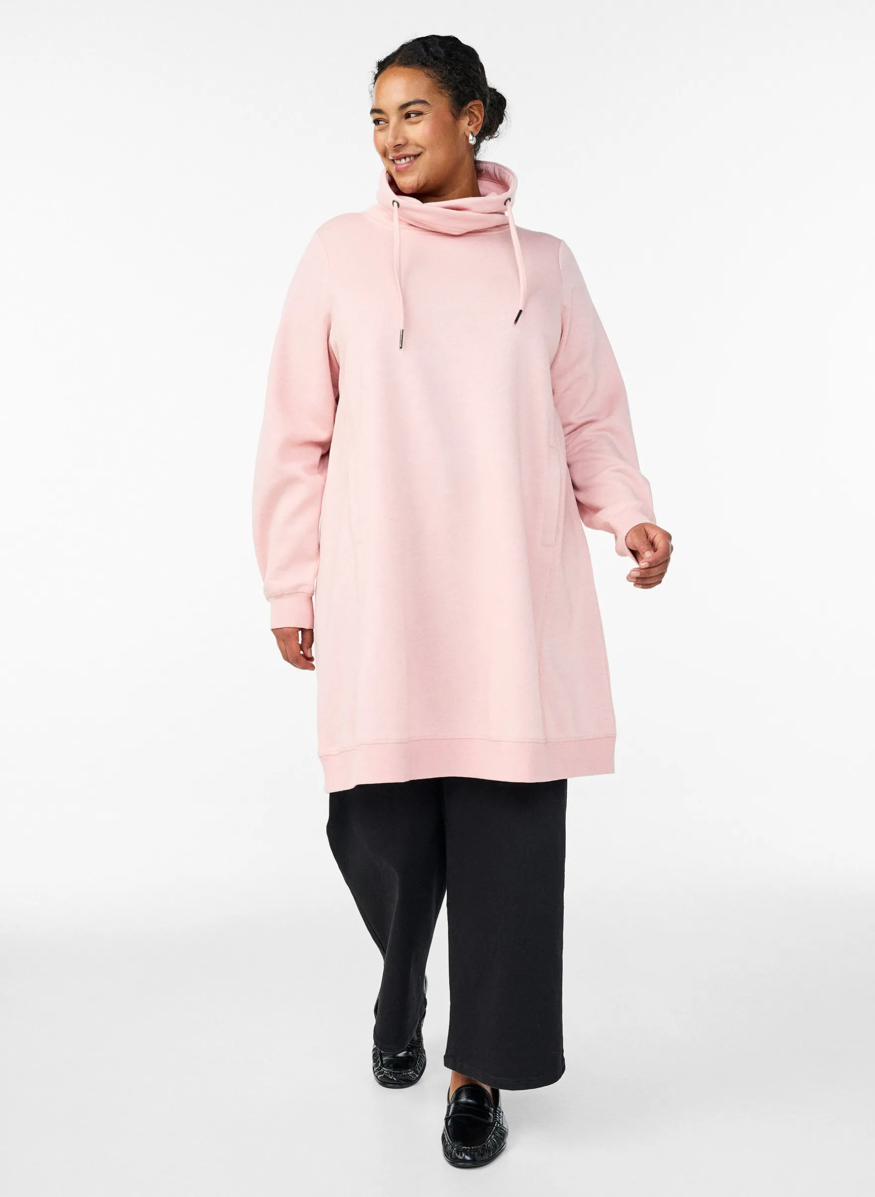 FLASH - Kurzes Sweatshirtkleid mit Stehkragen und Taschen