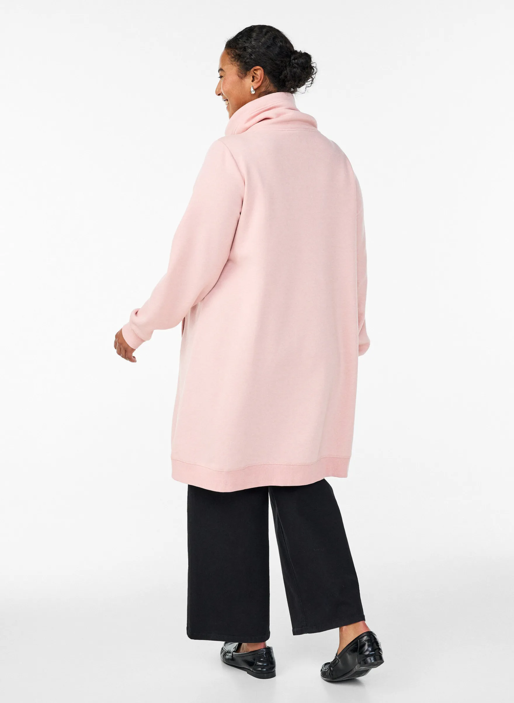 FLASH - Kurzes Sweatshirtkleid mit Stehkragen und Taschen