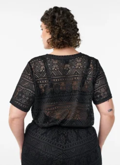 FLASH - T-Shirt aus Spitze mit Lochstickerei