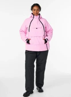 Funktionelle Skijacke mit Kapuze