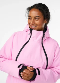Funktionelle Skijacke mit Kapuze