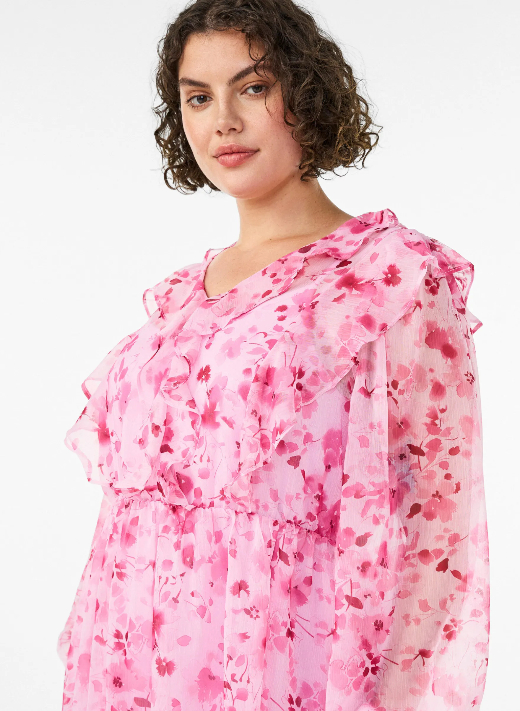 Geblümtes Kleid aus Chiffon mit Rüschen und langen Ärmeln