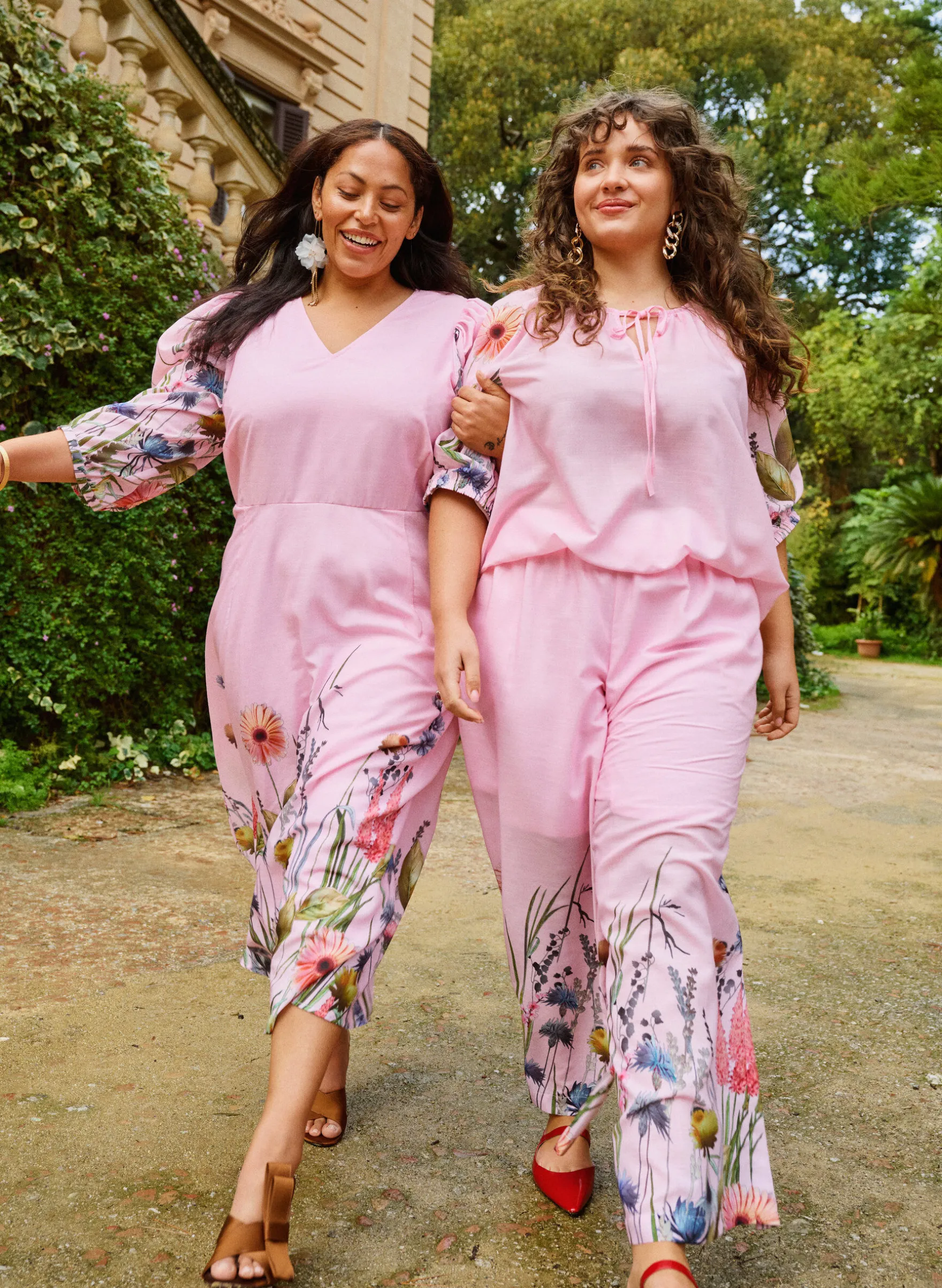 Geblümtes Midikleid mit Empire-Taille