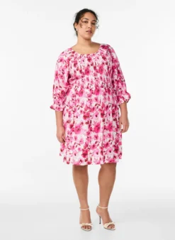 Geblümtes Smockkleid