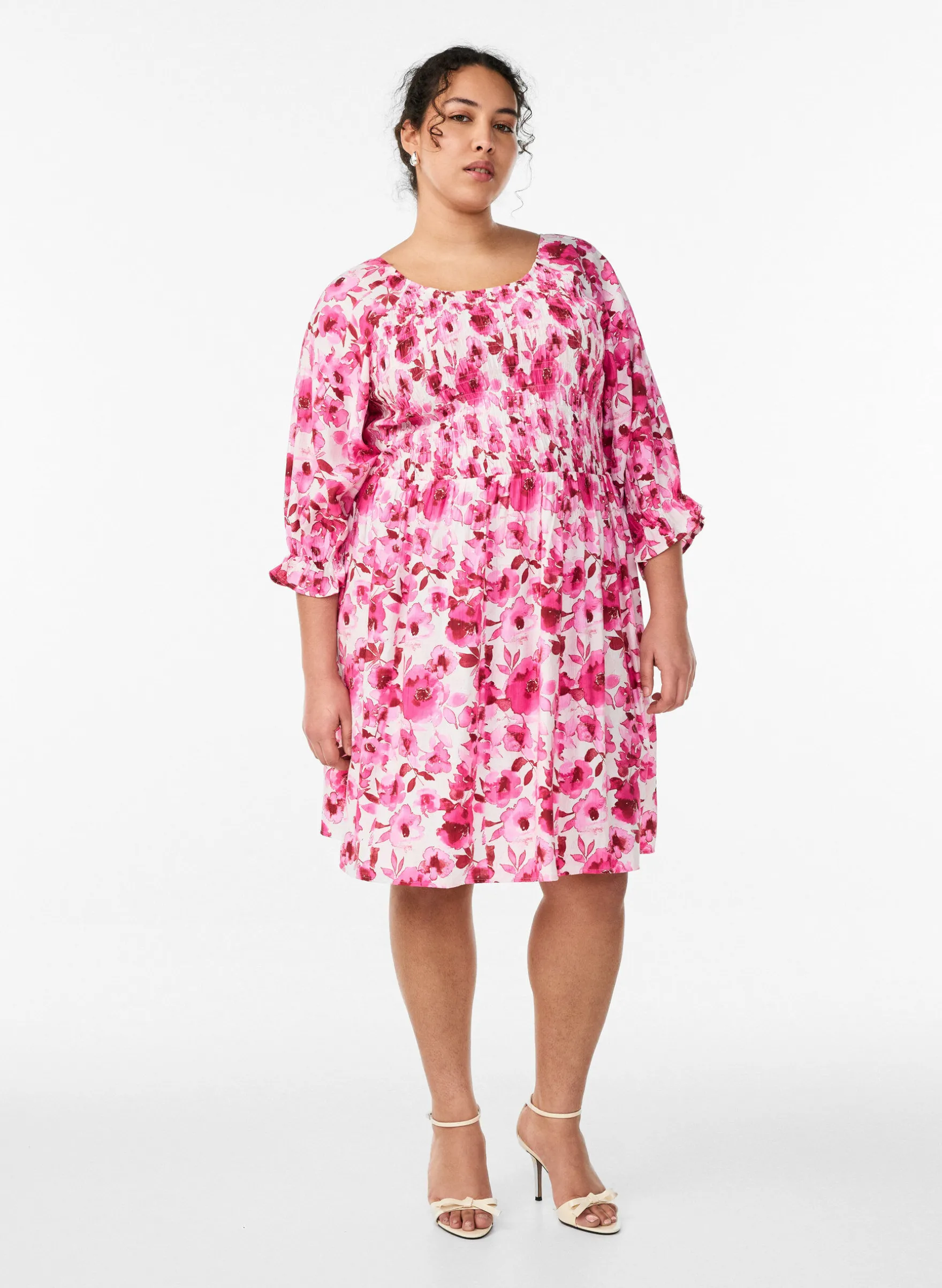 Geblümtes Smockkleid