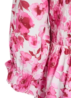 Geblümtes Smockkleid