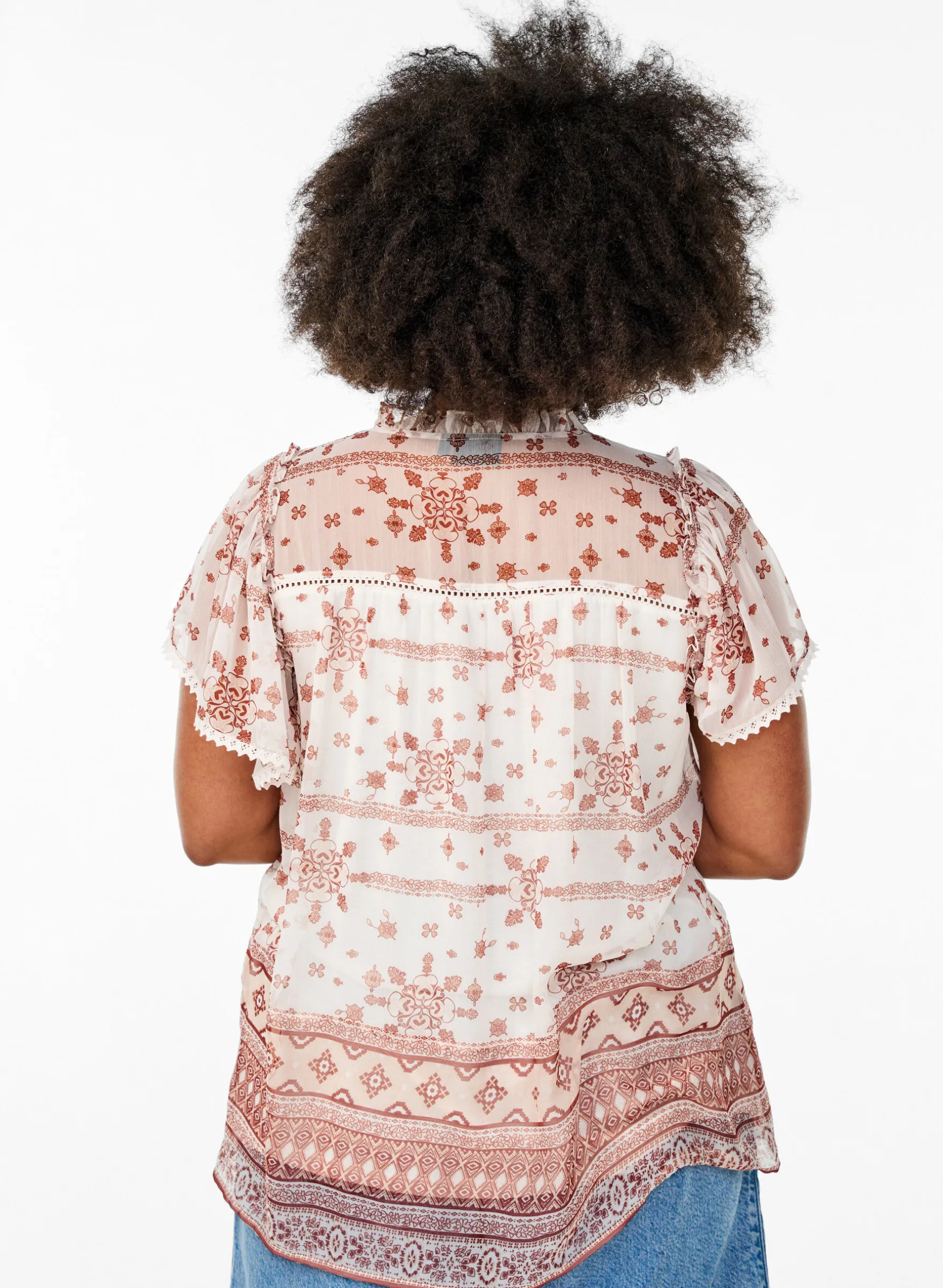 Gemusterte Bluse mit Rüschendetail und kurzen Ärmeln