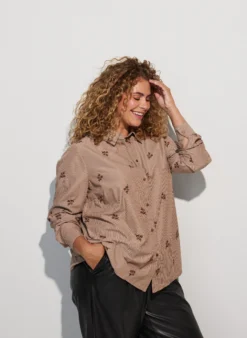Gestreifte Bluse mit bestickten Blumen