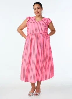 Gestreiftes Midikleid mit Empire-Schnitt und Rüschen