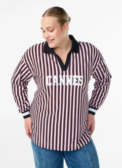 Gestreiftes Poloshirt mit Textaufdruck