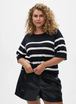 Gestreiftes Stricktop mit kurzen Ärmeln