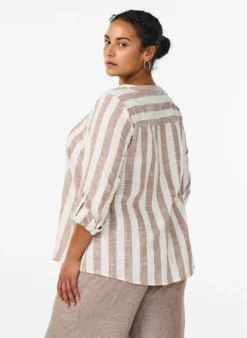 Hemdbluse aus Baumwolle mit V-Ausschnitt