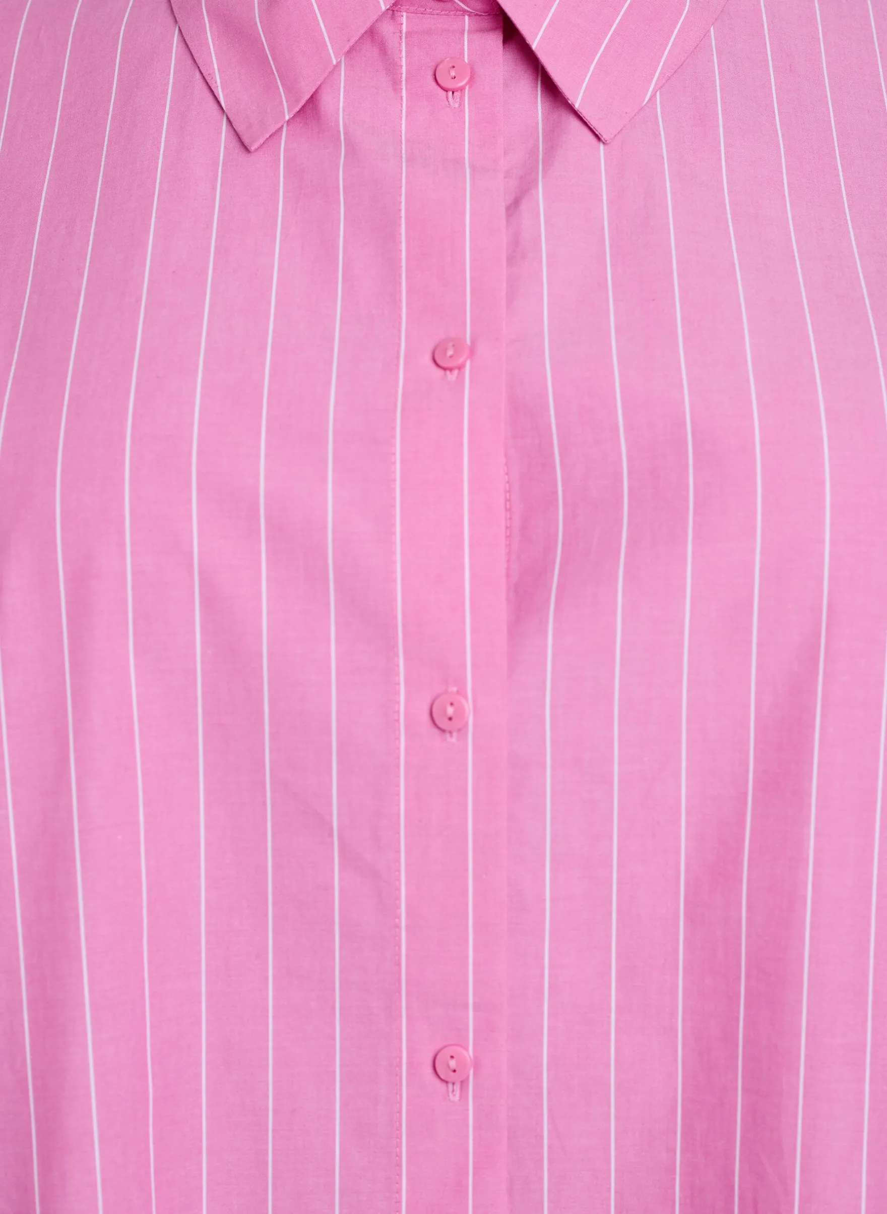Hemdbluse mit Nadelstreifen und Bindedetail hinten