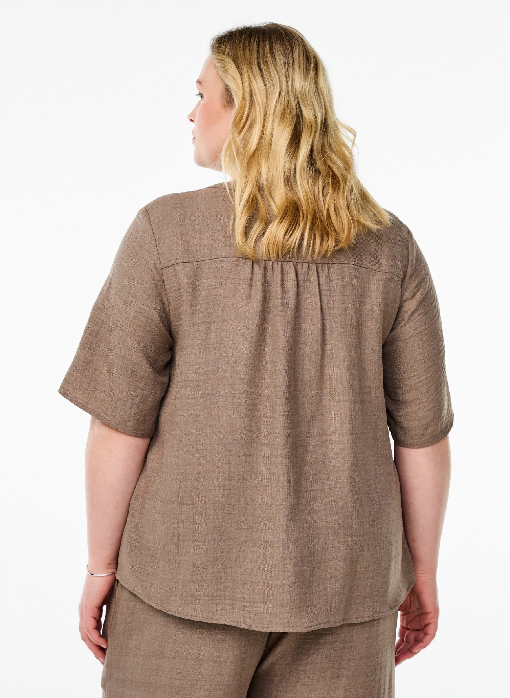 Hemdbluse mit V-Ausschnitt und kurzen Ärmeln