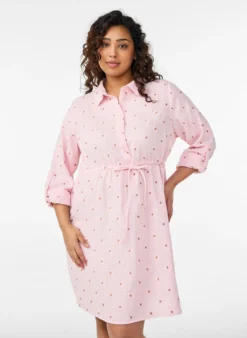 Hemdblusenkleid aus Baumwoll-Musselin mit bestickten Motiven