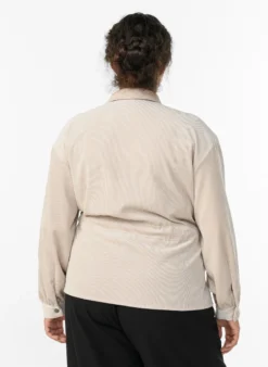 Hemdjacke aus Cord mit Bindegürtel und Taschen