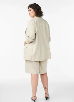 Hoch taillierte Bermudashorts aus Leinen und Viskose