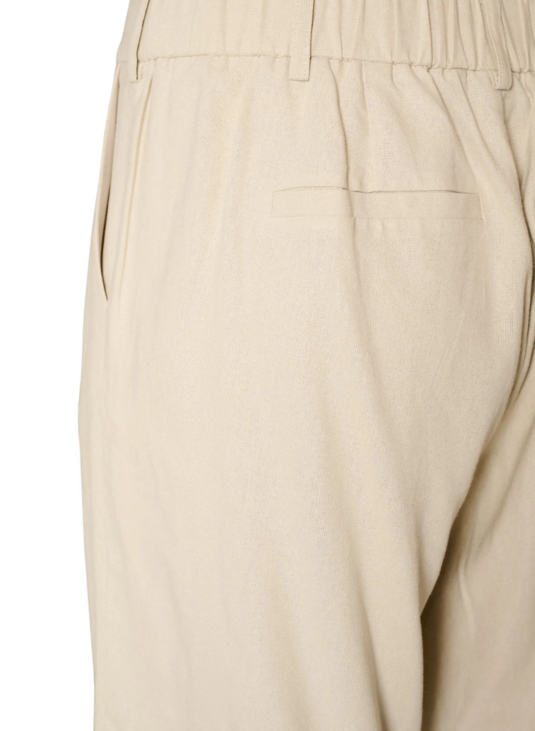 Hoch taillierte Bermudashorts aus Leinen und Viskose