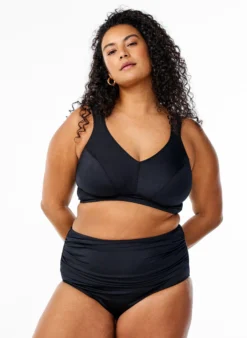 Hoch taillierte Bikinihose mit Raffung