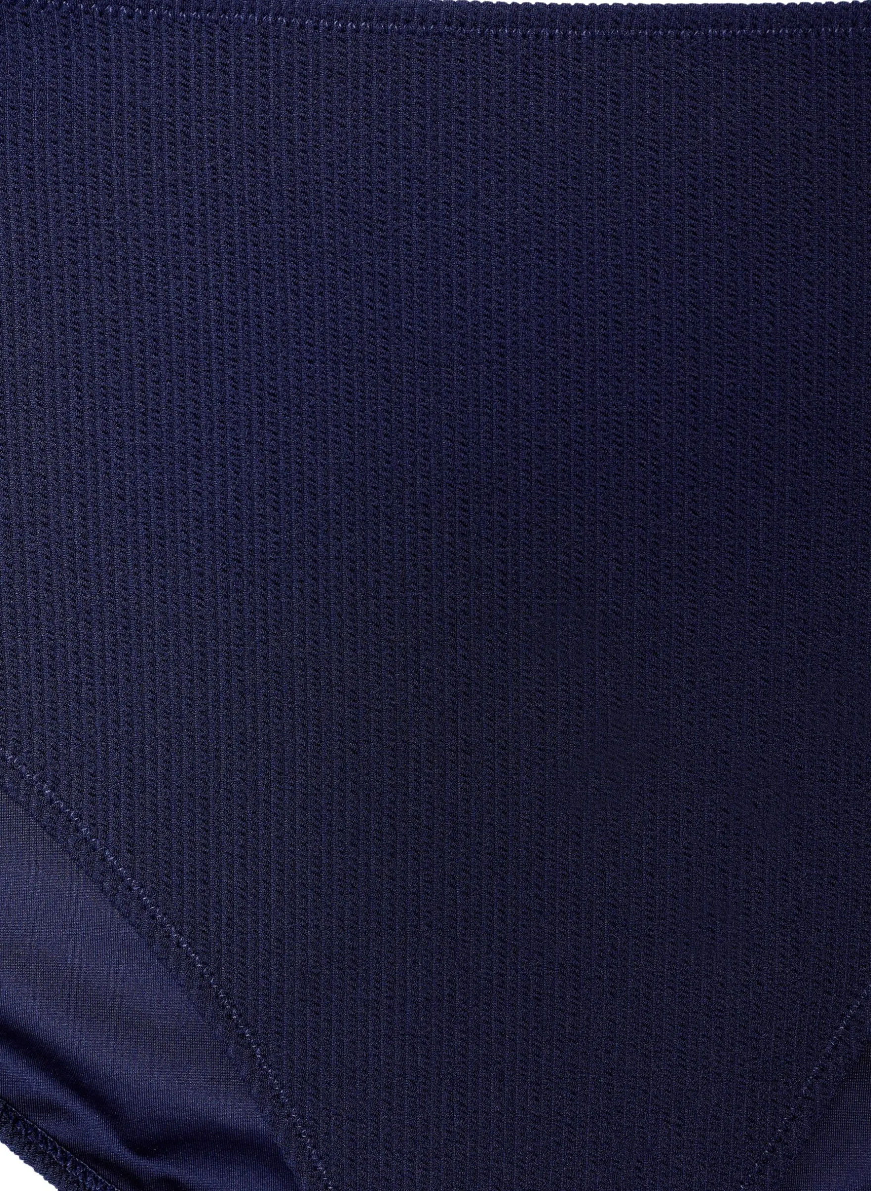 Hoch taillierte Bikinihose mit Struktur