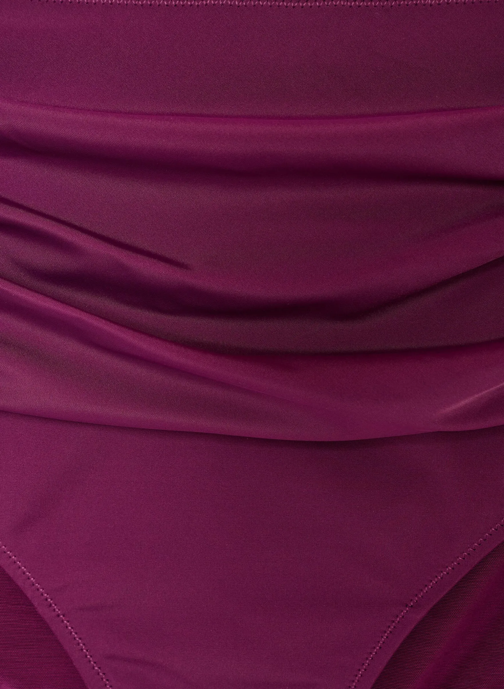 Hoch taillierte Bikini-Slip mit Drapierung