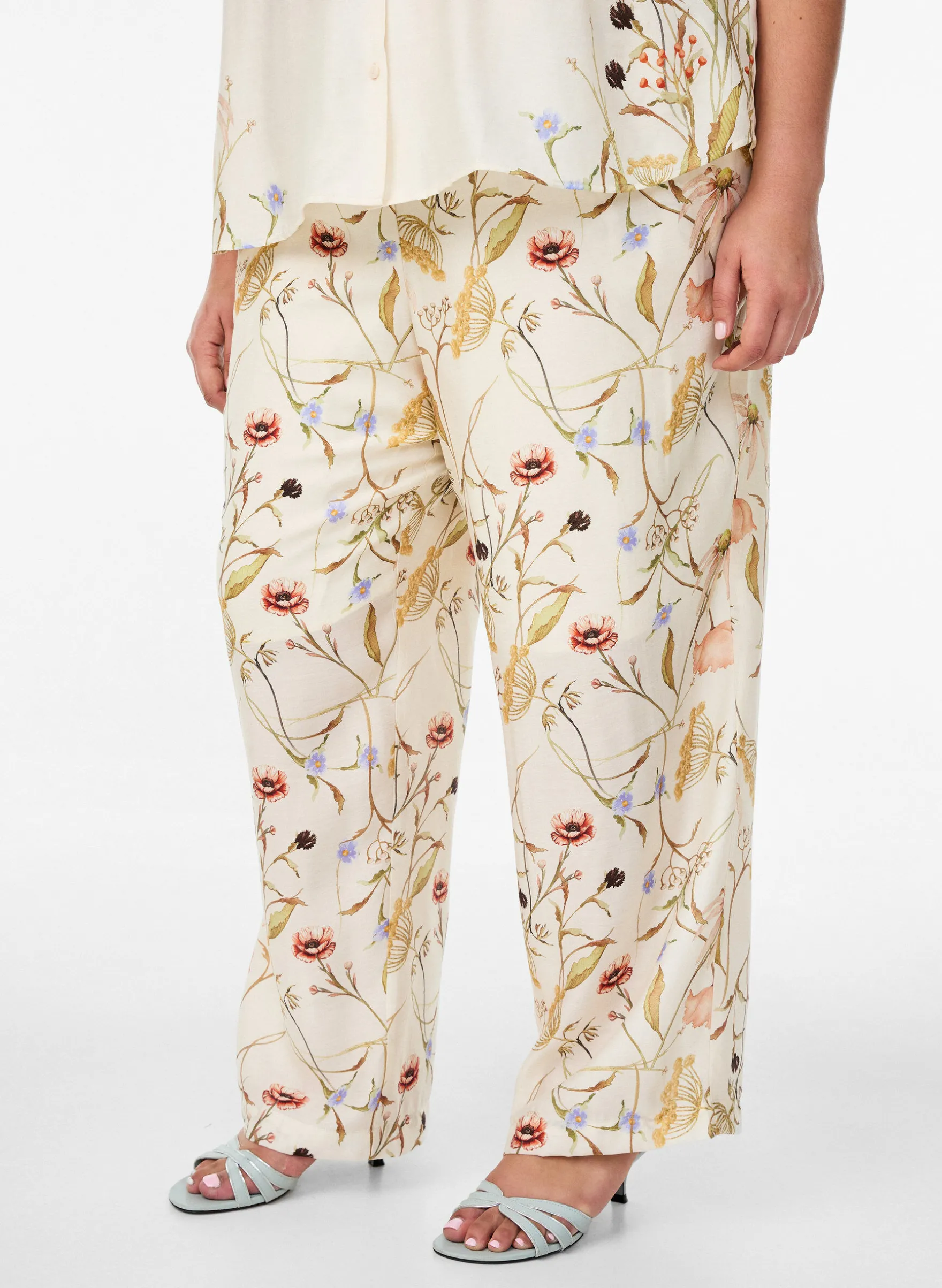 Hoch taillierte Hose aus Viskose mit Blumenmuster